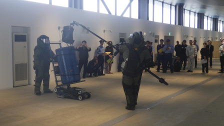 爆発物処理撤去訓練の模様